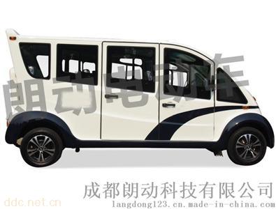 八座封闭式电动巡逻车