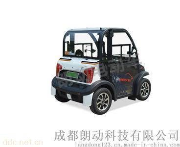 两座电动代步巡逻车