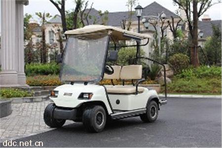 4座高尔夫球车