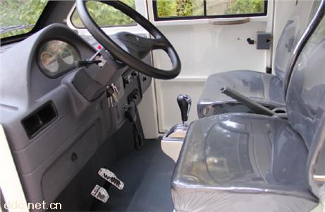 米森封闭电动巡逻车4座