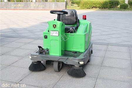 敞开式驾驶DQS12诺乐街道扫地车