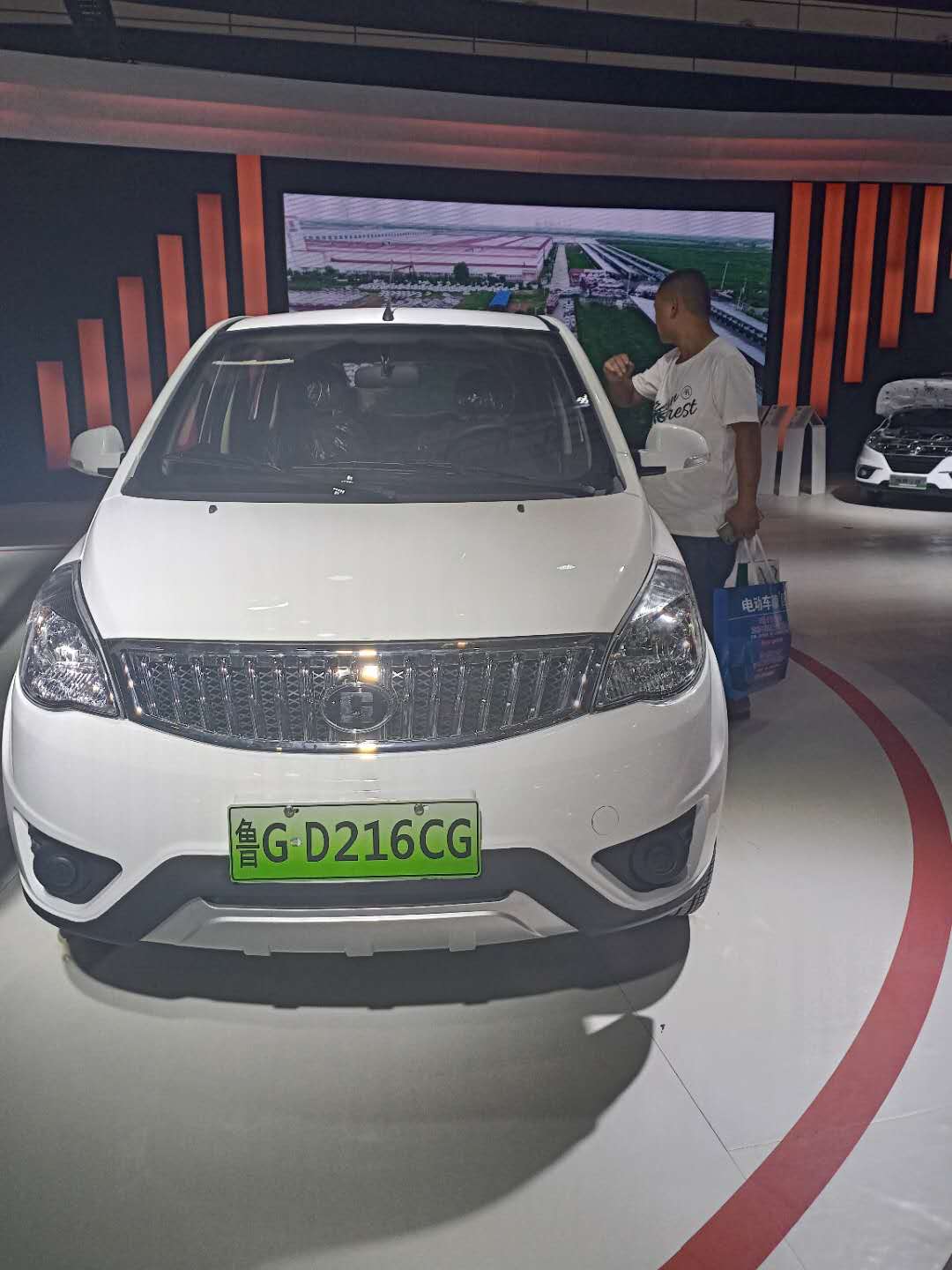 山东省烟台市瑞易系列电动汽车新能源汽车经销