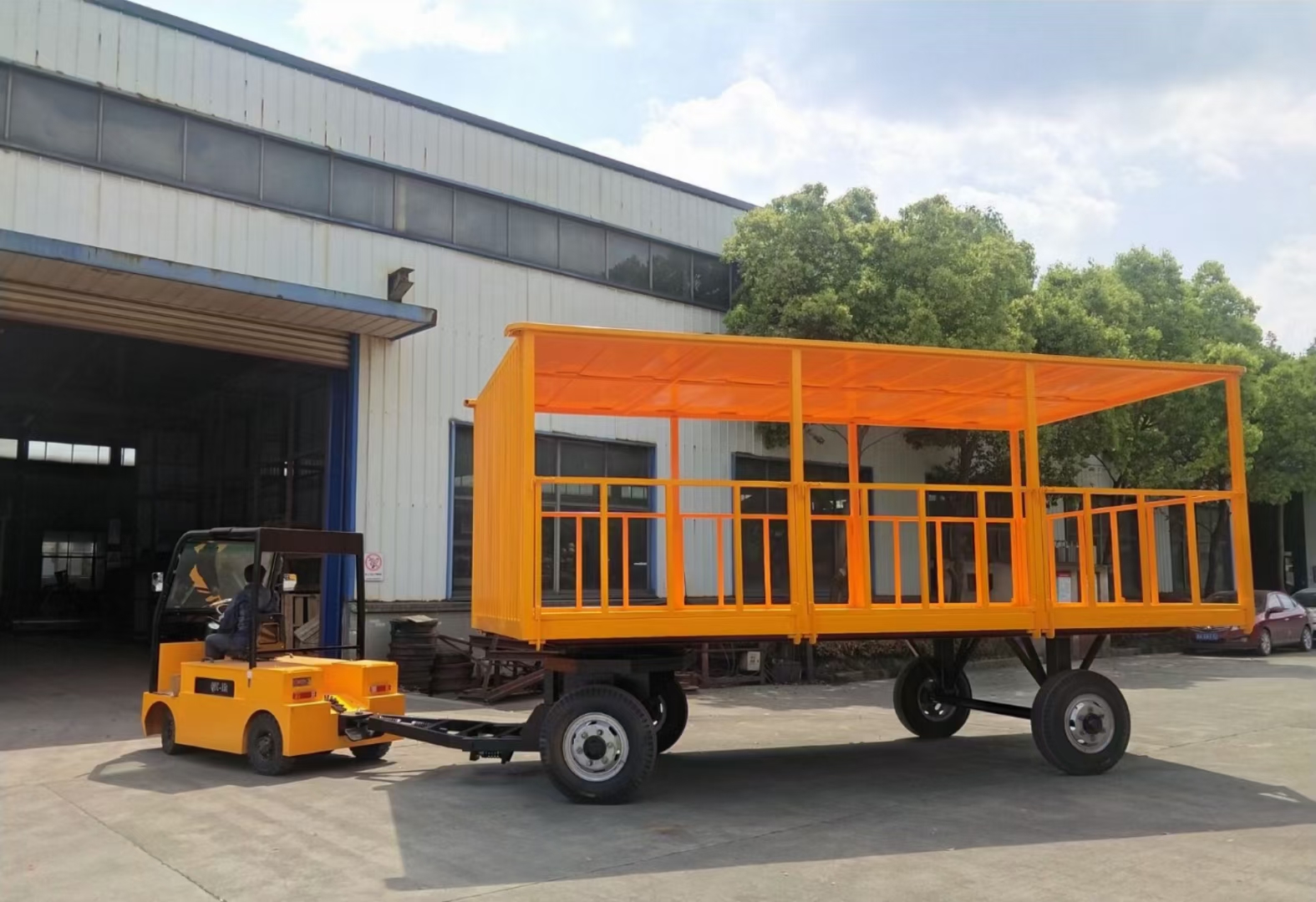 机场电动牵引拖车电动拖挂车