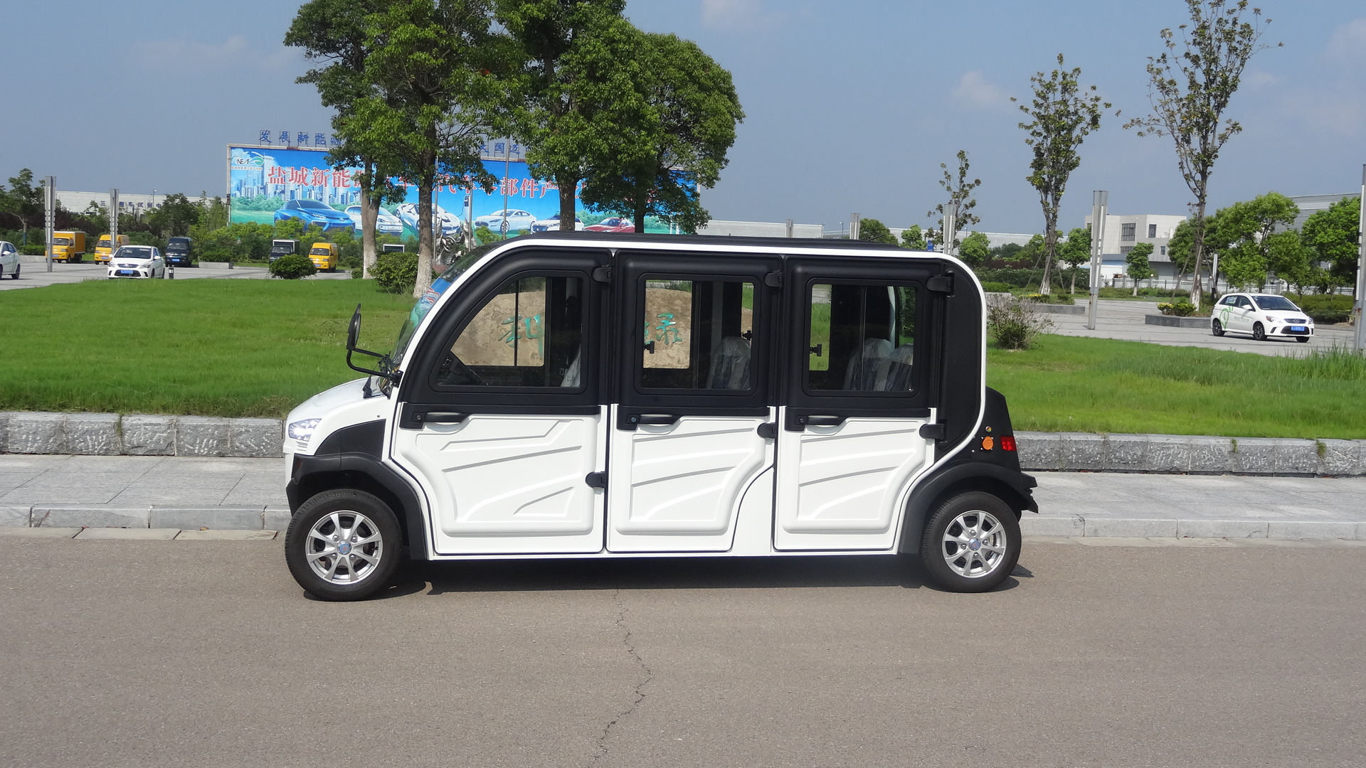 68座带门电动观光车